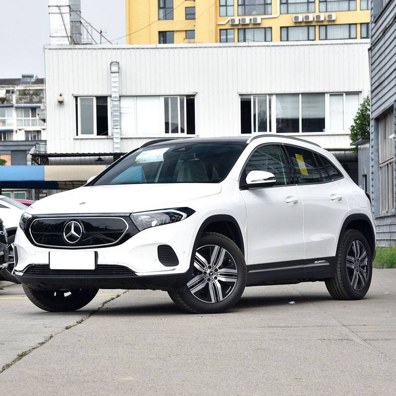 Mercedes melompat SUV